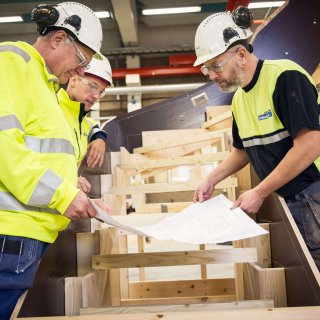 Ulf Gustavsson, Robin Gunnarsson, och Peter Pettersson på Strängbetong i Herrljunga var med och skapade den flätade fasaden som nu smyckar en byggnad i Museiparken, strax intill Nationalmuseum.